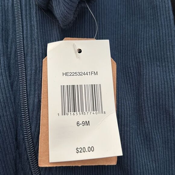 Chick Pea Infants 6-9 Months 2 Piece Set One Piece Sleeper and Hat - Picture 5 of 7